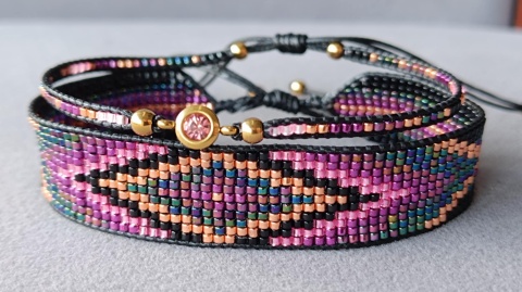 Różowa bransoletka tkana z koralików Magenta Dream Black Różowa bransoletka tkana z koralików Magenta Dream Black